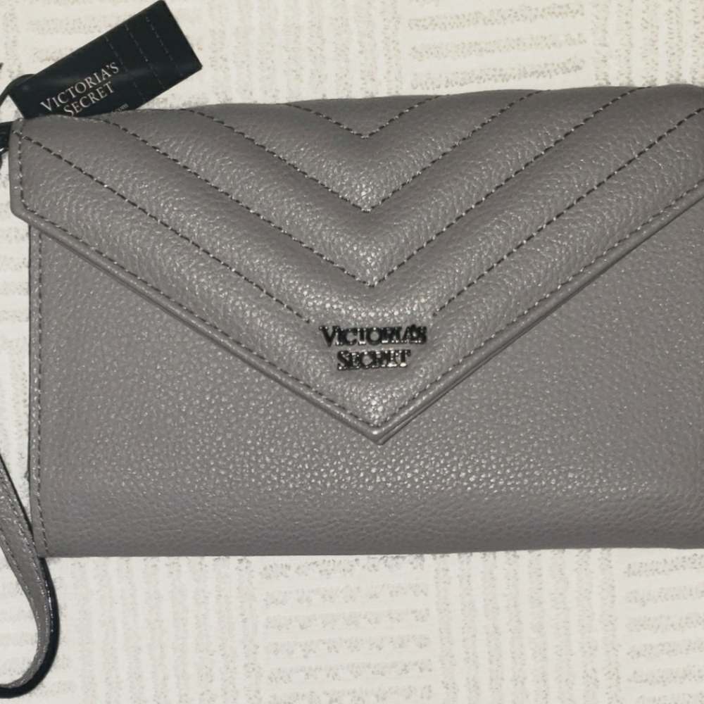 Victoria's Secret wristlet, Gray